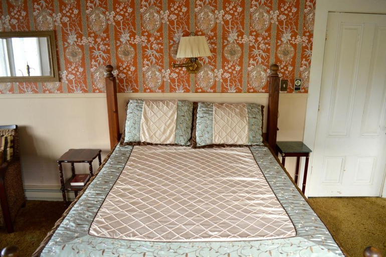 Bedroom 5, Glass Beach Inn, Mendocino