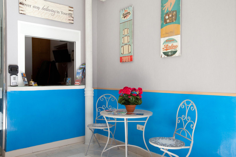 Public Area 2, Hostal Montaloya, Madrid