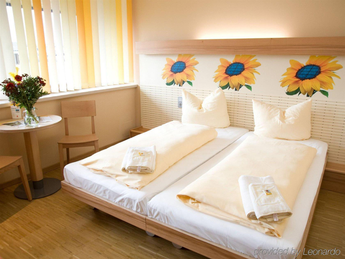 Bedroom 3, JUFA Jülich Energiewelt Indeland im Brückenkopf-Pa, Düren