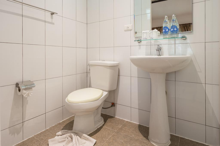 Bathroom 5, Austrian Garden Hotel Patong, Pulau Phuket
