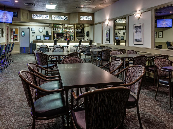 Food & Drinks 5, Heritage Inn Hotel & Convention Centre, Division No. 3