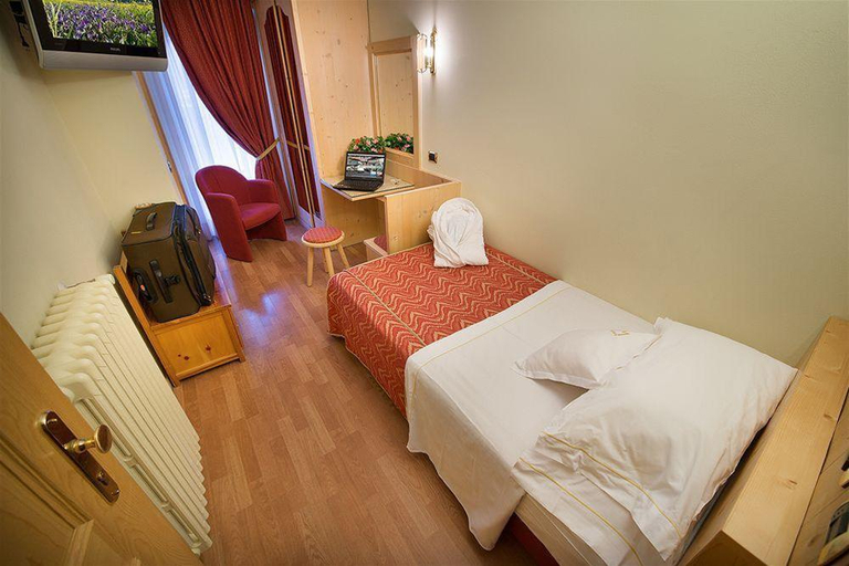 Bedroom 3, Hotel Baita Montana, Sondrio