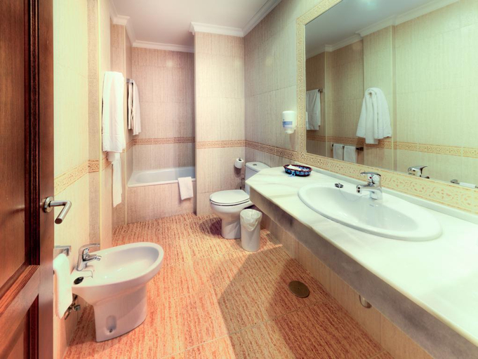 Bathroom 5, Hotel Porfirio, Cádiz
