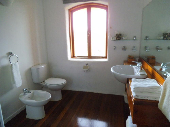 Bathroom 5, Earthsong Lodge, Auckland