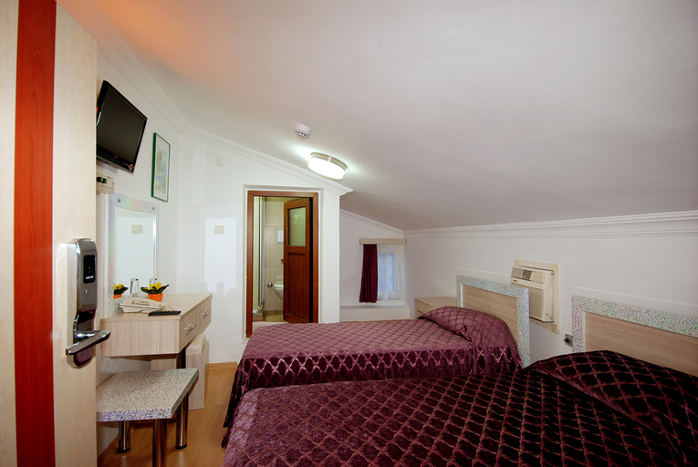 Bedroom 2, Lara Diamond Hotel, Antalya