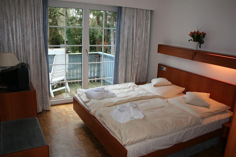 Bedroom 3, Hotel Weisser Hof, Ostholstein