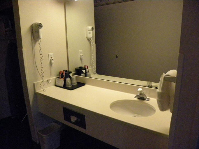 Bathroom 4, New Victorian Suites, Lancaster