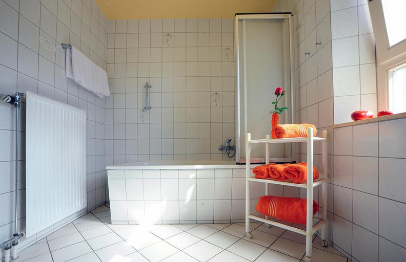 Bathroom 5, Hotel Pontivy, Rhein-Erft-Kreis