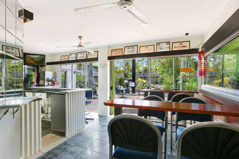 Food & Drinks 5, Hotel Tropiq, Cairns