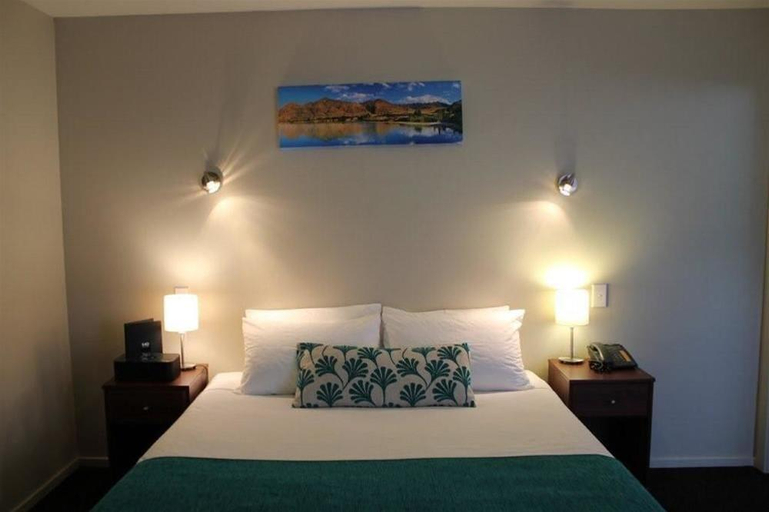 Bedroom 2, 540 Motel On Great South, Waitakere
