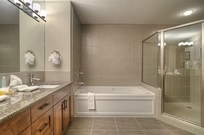 Bathroom 3, Stoneridge Mountain Resort, Division No. 15