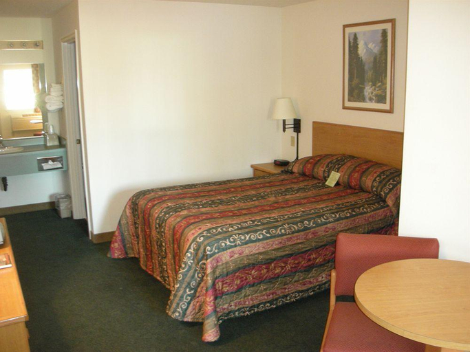 Bedroom 3, Sugarloaf Mountain Motel, Deschutes