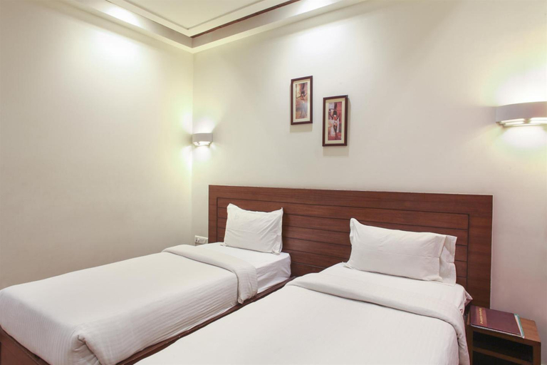 Bedroom 3, Hotel Mahalaya Dasaprakash, Agra
