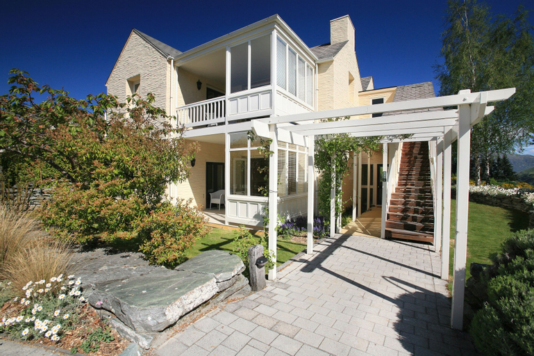 Exterior 22