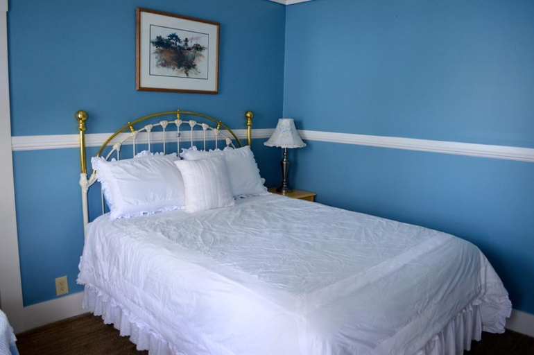 Bedroom 4, Glass Beach Inn, Mendocino