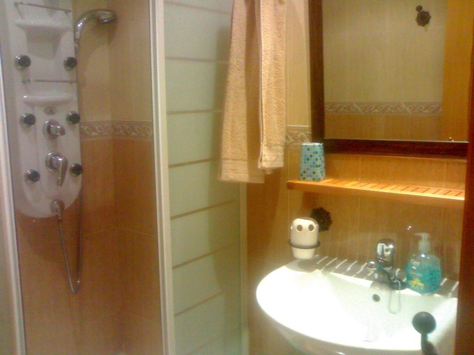 Bathroom 3, Hospederia V Centenario, Málaga