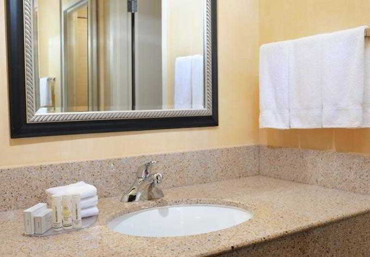 Bathroom 4, Courtyard Oklahoma City Airport, Oklahoma