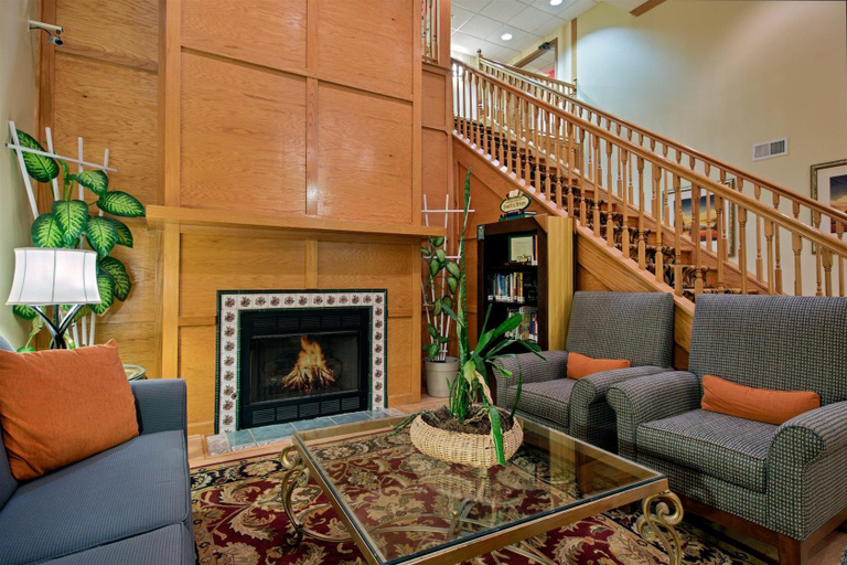 Public Area 3, Country Inn & Suites by Radisson, Lexington, VA, Rockbridge