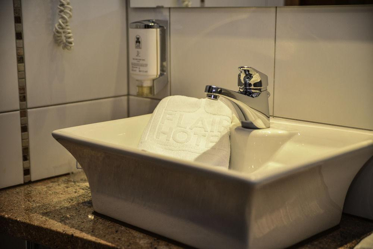 Bathroom 4, Flair Hotel Gruener Baum, Schwarzwald-Baar-Kreis