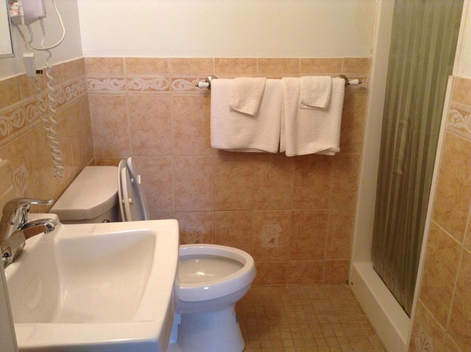 Bathroom 3, Sea Breeze Motel, Atlantic