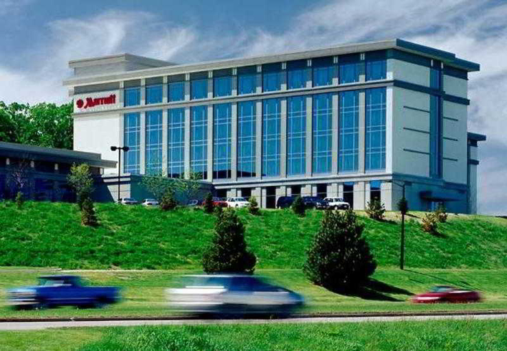 Exterior & Views 3, Milwaukee Marriott West, Waukesha