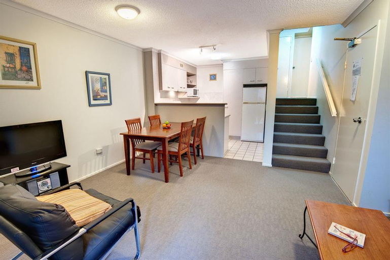 Dining Room 1, Spring Hill Gardens Apartments, Spring Hill