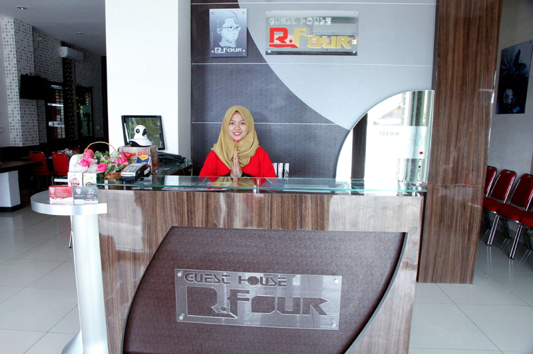 OYO 861 R Four Hotel, Palu