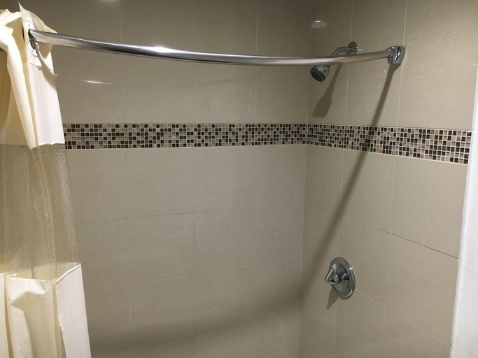 Bathroom 3, Motel 6 Pico Rivera, CA - Los Angeles, Los Angeles