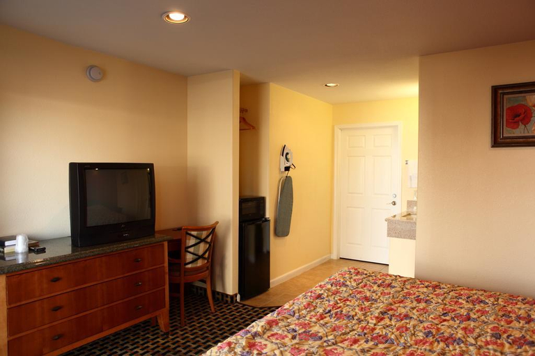Public Area 3, Bay Breeze Inn, Alameda