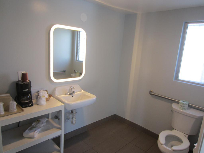 Bathroom 3, Vagabond Inn Sunnyvale, Santa Clara
