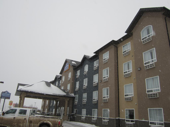 Exterior & Views 2, Lakeview Inn & Suites Fort Nelson, Northern Rockies