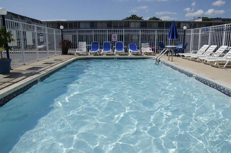 Sport & Beauty 4, Atlantic OceanFront Inn, Worcester