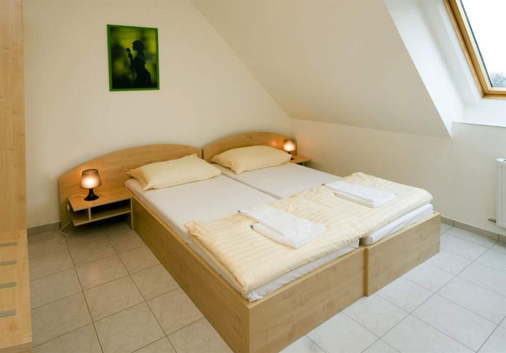 Bedroom 3, Lenas Donau Hotel, Wien