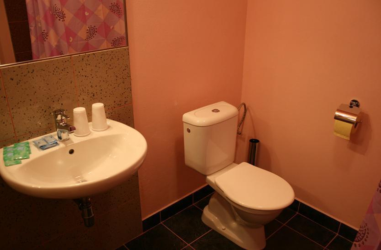 Bathroom 4, Anton, Jihlava
