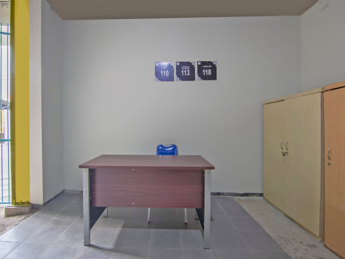 Public Area 2, OYO Life 2834 Kost Milan Venesia, Semarang