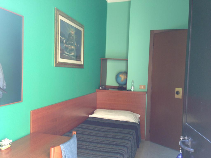 Bedroom 4, Bonola, Milano