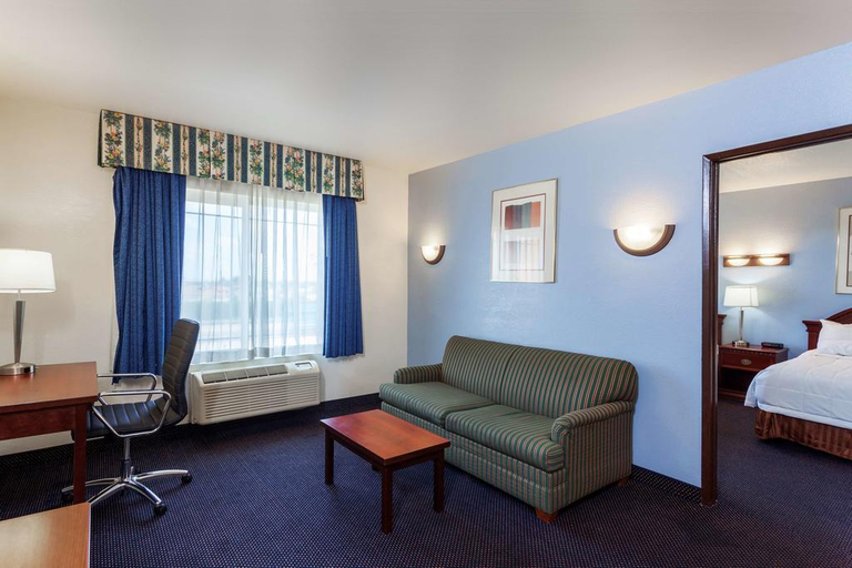 Bedroom 4, Motel 6 Fountain Valley- Huntington Beach Area, Orange