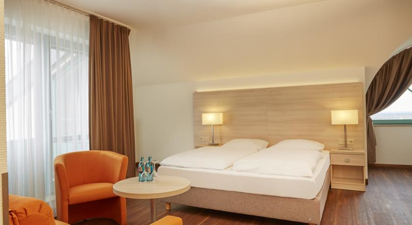 Bedroom 2, Taste Hotel Limes Thermen Aalen, Ostalbkreis