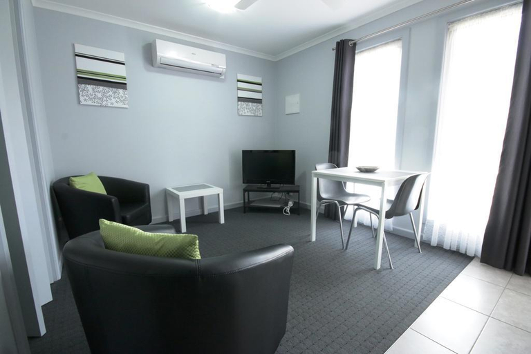 Exterior & Views 2, Golden Palms Motel, South Barwon - Inner
