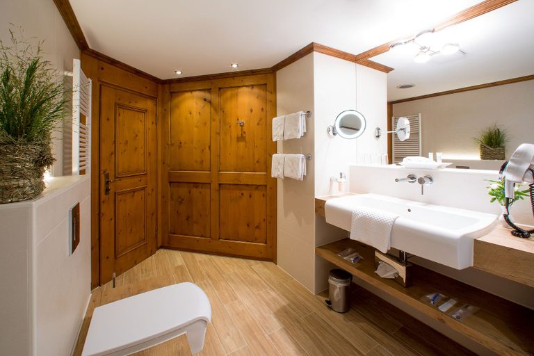 Bathroom 5, Lindner Hotel Oberstaufen, Oberallgäu