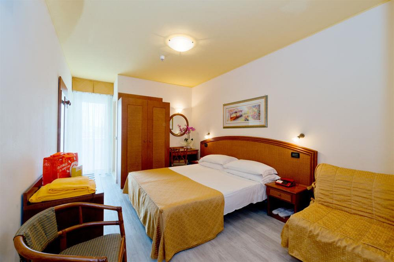 Bedroom 5, Hotel Ambassador, Venezia