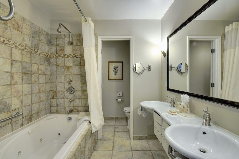 Bathroom, Stanford Terrace Inn, Santa Clara