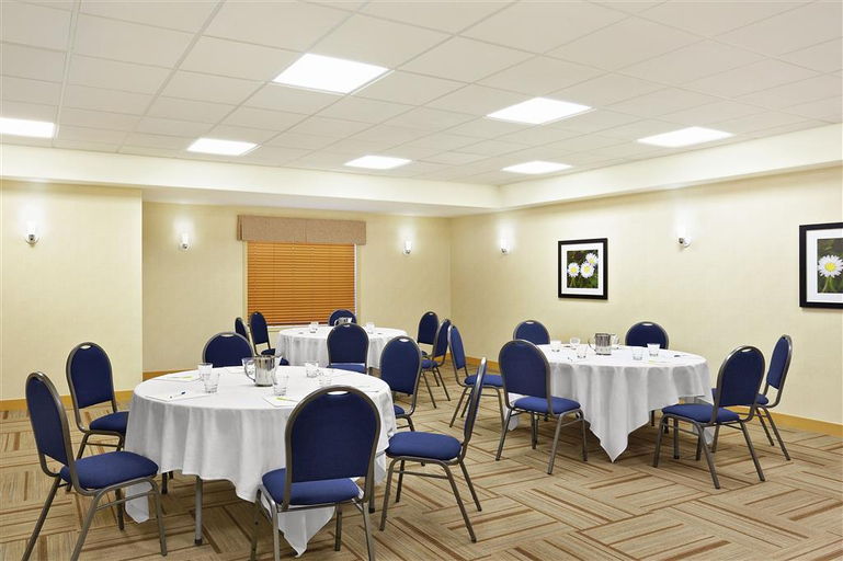 Food & Drinks 5, Four Points by Sheraton Saskatoon, Division No. 11
