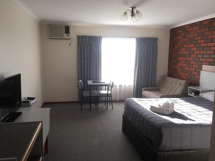 Bedroom 4, Warragul Views Motor Inn, Baw Baw - Pt B West