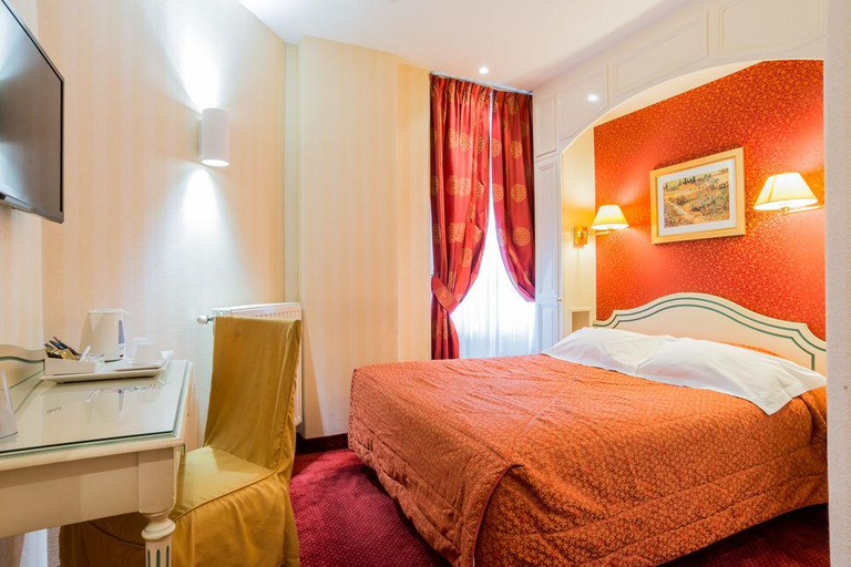 Bedroom 2, Austin's Saint Lazare Hotel, Paris
