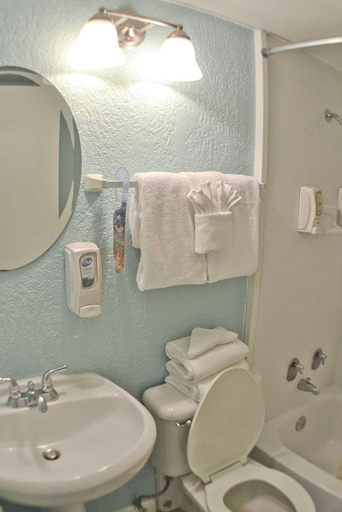 Bathroom 4, Boardwalk Beach Resort, Bay