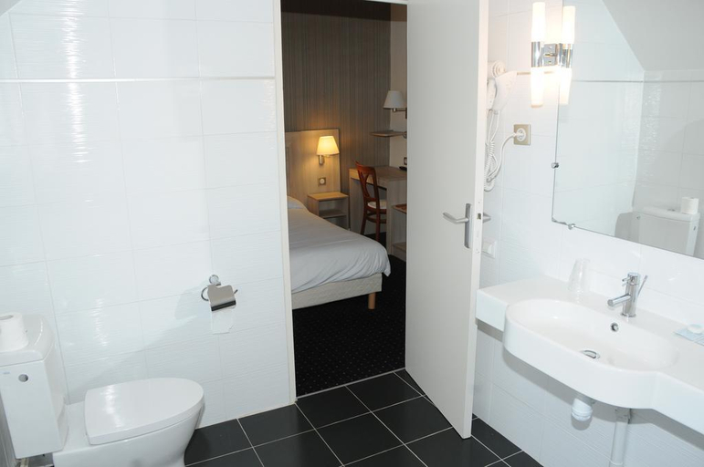Bathroom 4, Hôtel Patio Brancion, Hauts-de-Seine