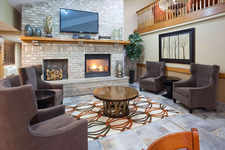 Public Area 2, AmericInn by Wyndham Apple Valley, Dakota
