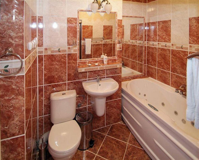 Bathroom 5, Hotel Grand, Žilina