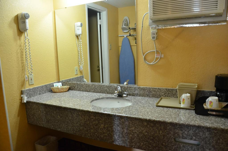 Bathroom 4, FairBridge Inn Express Stuttgart, Arkansas